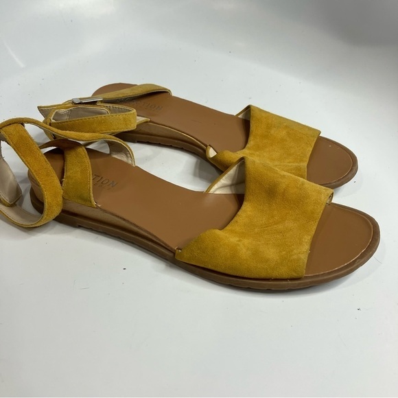 Reaction Kenneth Cole yellow suede Jolly sandals size 6.5 - Picture 3 of 7